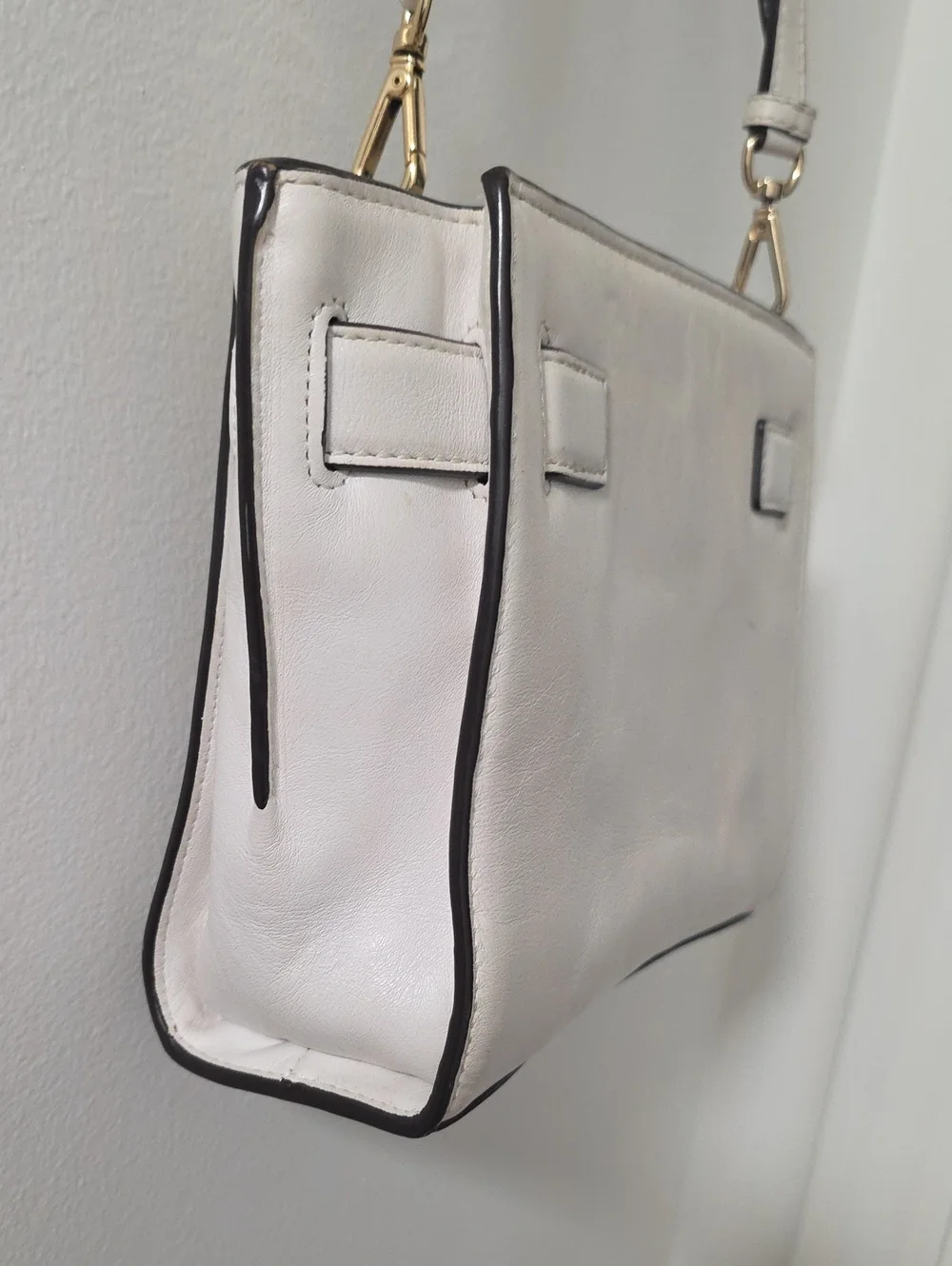 Michael Kors Hamilton Crossbody White Leather Gold Hardware Excellent Condition